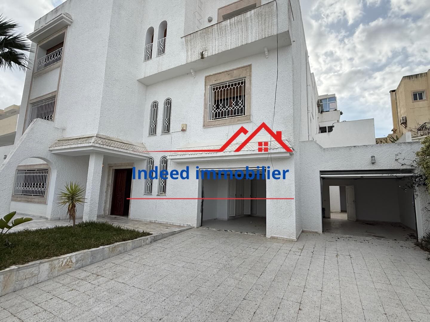 À VENDRE – VILLA DE PRESTIGE R+2